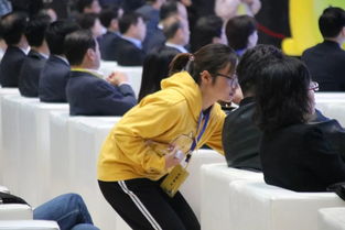 秋意浓菊花香，小黄衫最闪亮——开封市第37届菊花文化节志愿服务活动与文化经纪人服务侧记